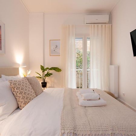 Unique 2 Bedrooms Apartment, Steps To Plaka And City Center Афины Экстерьер фото