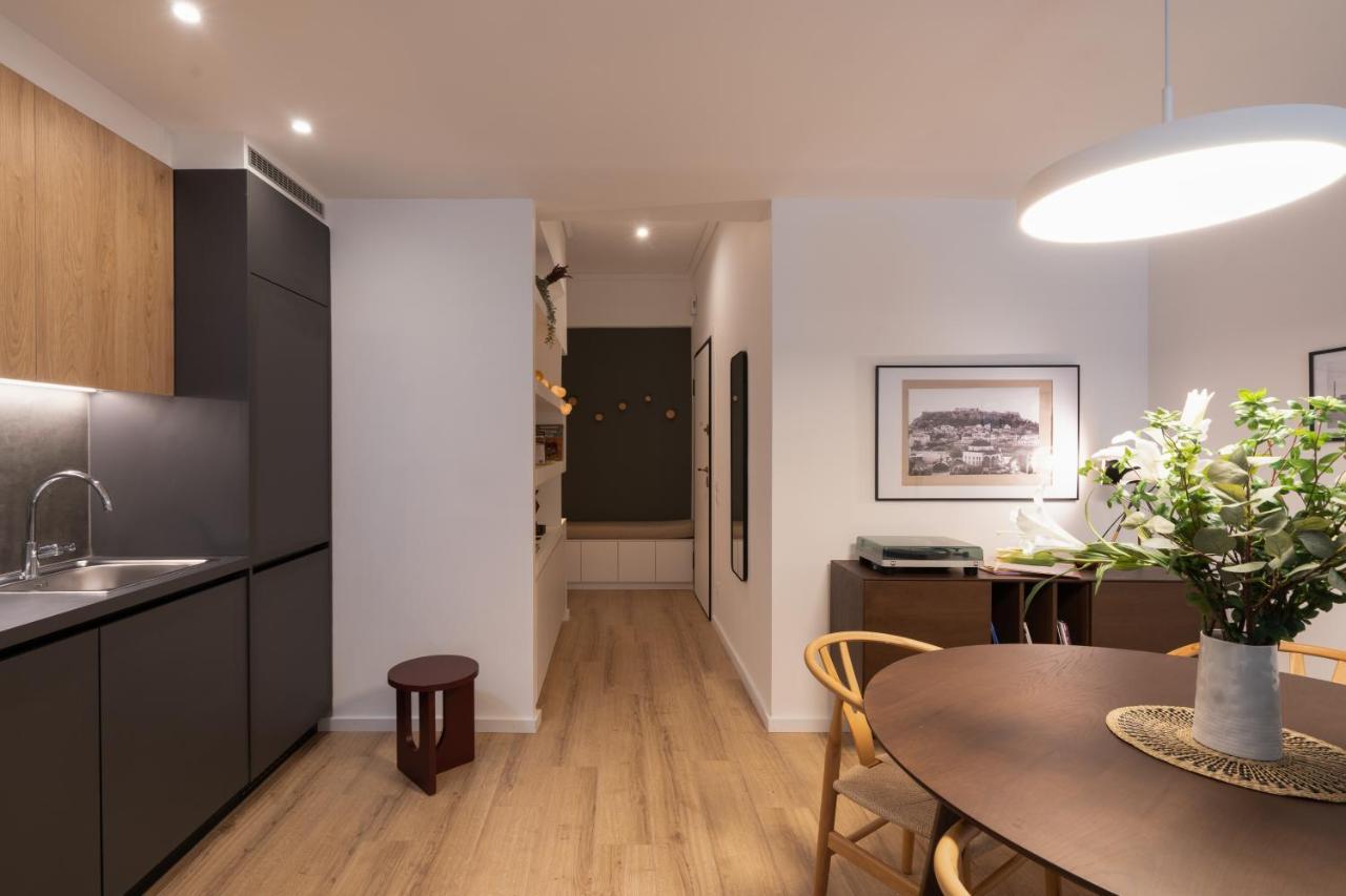 Unique 2 Bedrooms Apartment, Steps To Plaka And City Center Афины Экстерьер фото