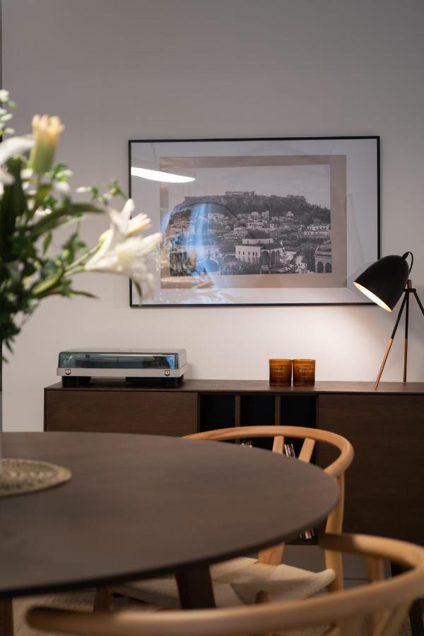 Unique 2 Bedrooms Apartment, Steps To Plaka And City Center Афины Экстерьер фото