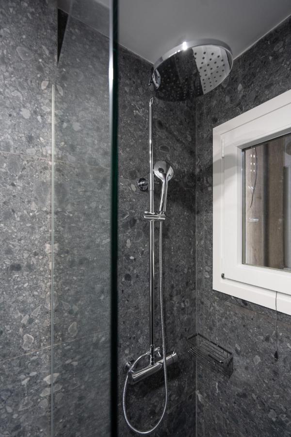 Unique 2 Bedrooms Apartment, Steps To Plaka And City Center Афины Экстерьер фото