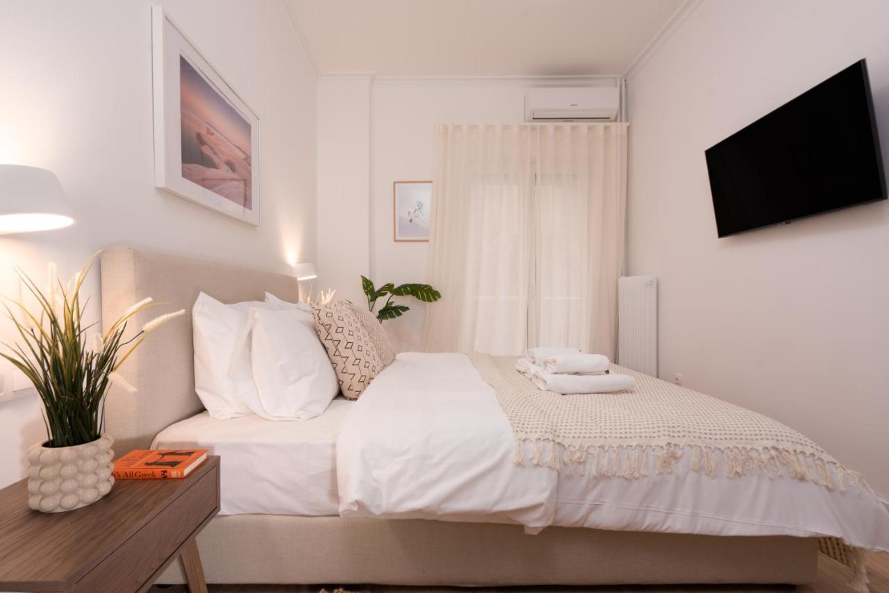 Unique 2 Bedrooms Apartment, Steps To Plaka And City Center Афины Экстерьер фото